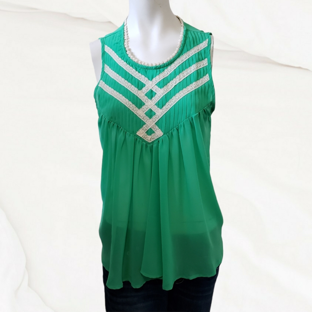 Llove medium green ribbed lace fit & flare sleeveless top blouse
